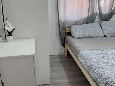 Habitación en Llefià-Artigues