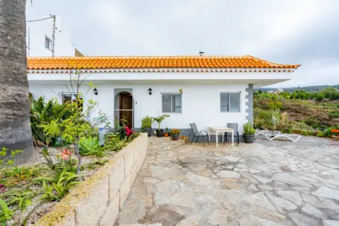 Casa rústica en calle El Arroyo
