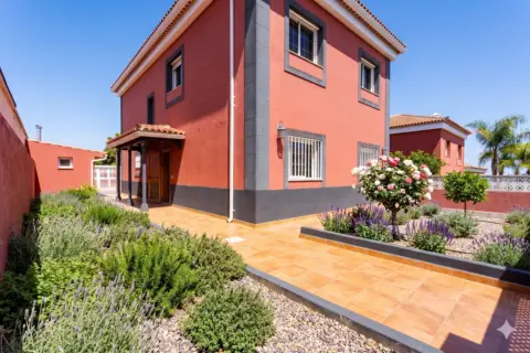 Chalet unifamiliar en El Adelantado
