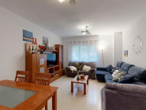 Piso en Reina Sofía-Salesianos-Bodegones