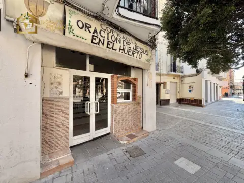 Local comercial en calle de Escalante