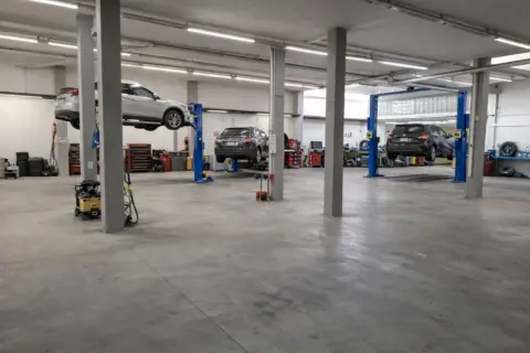 Local comercial en Avinguda de les Glòries Catalanes