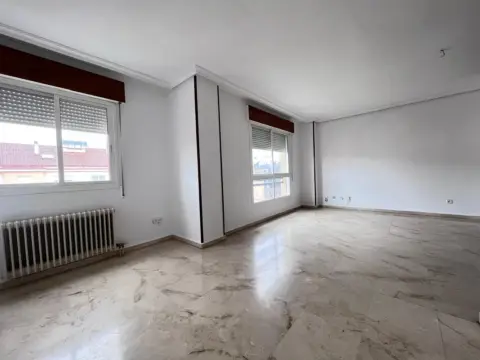 Dúplex en Oeste-Nuevo Oeste