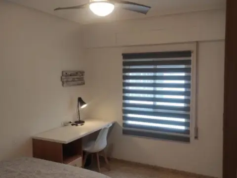 Habitación en Zona Plaça de la Concòrdia