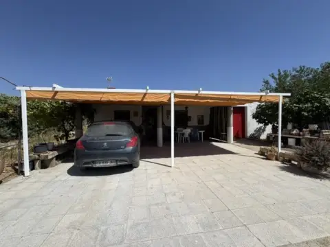 Finca rústica en Reina Sofía-Salesianos-Bodegones