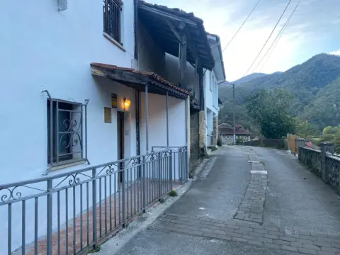 Casa en calle Avenida Caleao