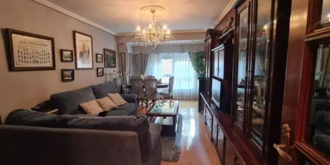 Piso en Paseo Juan Carlos I