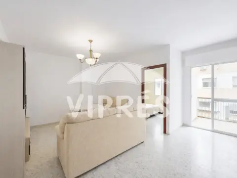 Apartamento en Reina Sofía-Salesianos-Bodegones