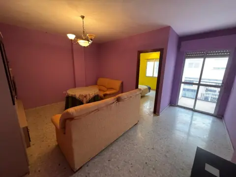 Apartamento en Reina Sofía-Salesianos-Bodegones