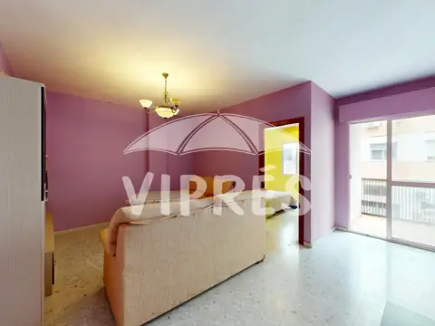Apartamento en Reina Sofía-Salesianos-Bodegones
