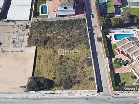 Terreno en calle del Aceituno