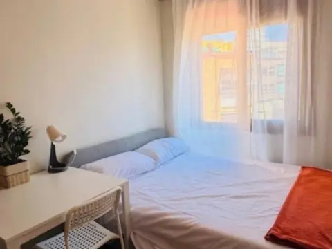 Habitación en Llefià-Artigues