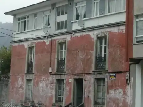 Edificio en calle Barca Abaixo, 73