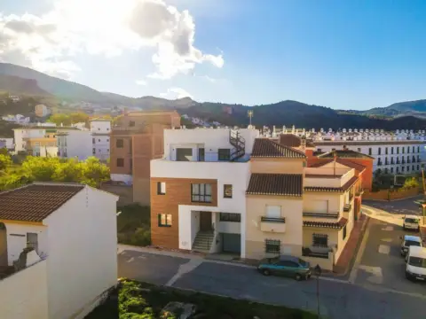 Casa pareada en Vélez de Benaudalla