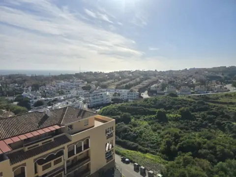 Ático en Urbanización Calahonda-Golf-Riviera del Sol-Miraflores