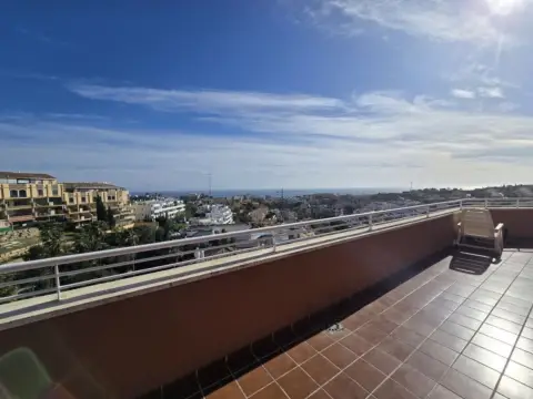 Ático en Urbanización Calahonda-Golf-Riviera del Sol-Miraflores