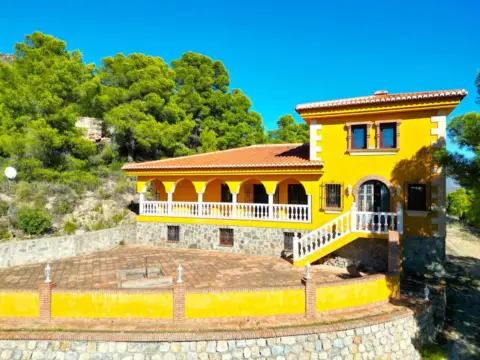Casa en Vélez de Benaudalla