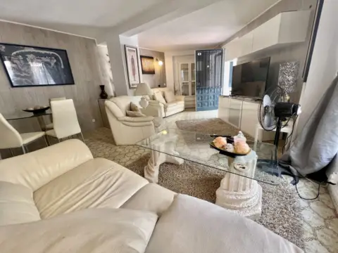 Local comercial en Cabopino-Reserva de Marbella