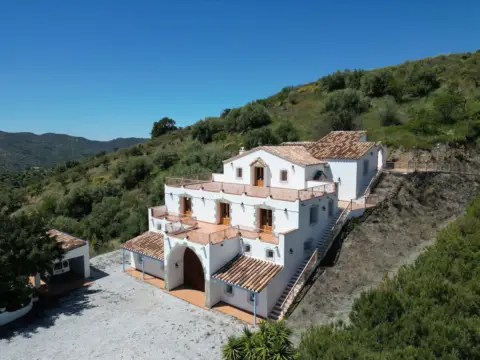 Casa en Sedella
