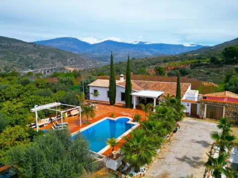Casa rústica en Vélez de Benaudalla