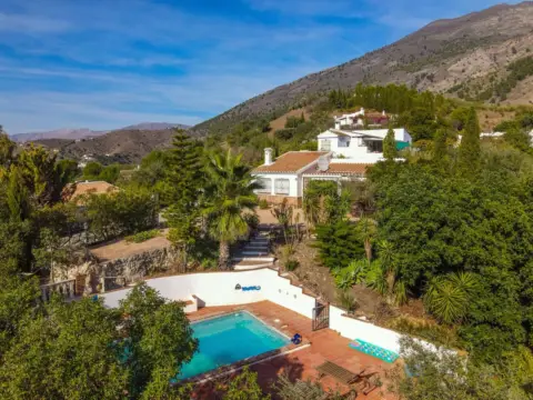 Casa rústica en Canillas de Aceituno