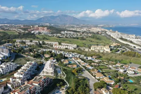 Apartamento en Urbanización El Hacho-La Duquesa Golf
