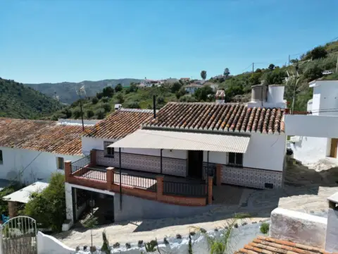 Casa adosada en Canillas de Aceituno