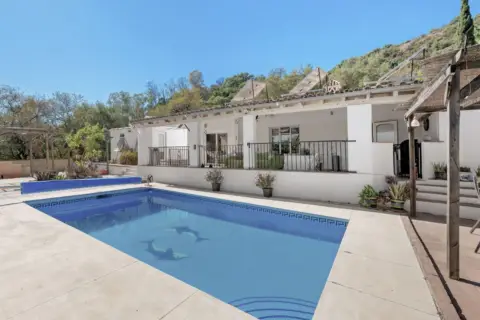 Casa rústica en Altos de Estepona