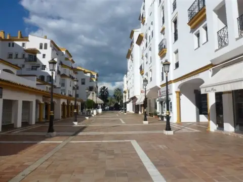 Commercial space in Nagüeles Alto