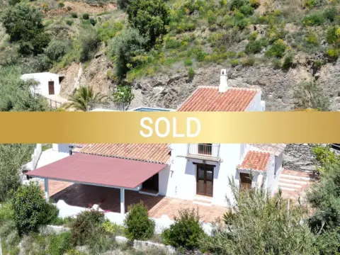 Casa en Sedella