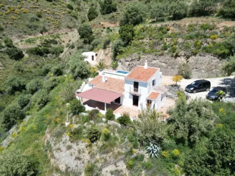 Casa en Sedella