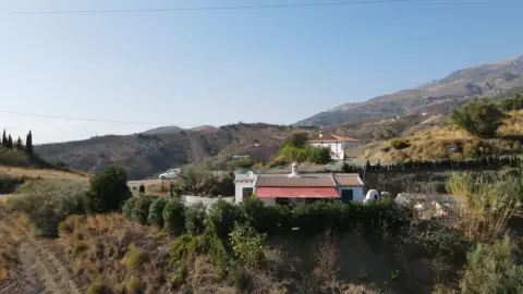 Casa rústica en Sedella