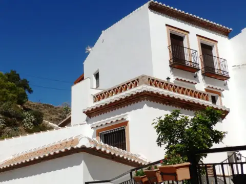 Casa adosada en Salares