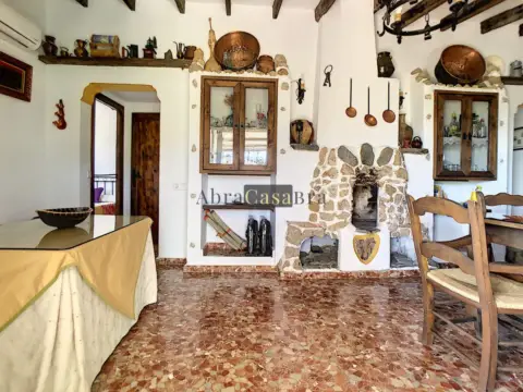 Casa rústica en Sedella