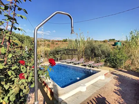 Casa rústica en Sedella