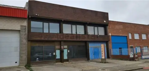 Nave industrial en calle de Italia, 45