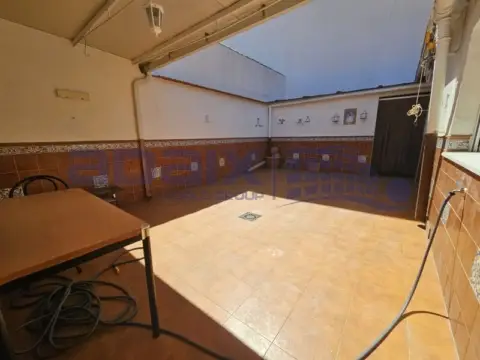 Casa en calle de Luis Dorado