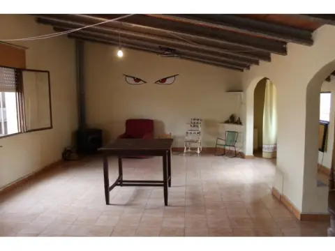 Casa en calle de la República Argentina