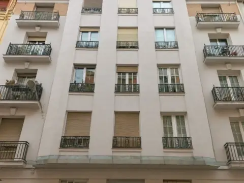 Piso en calle de Juan Álvarez Mendizábal