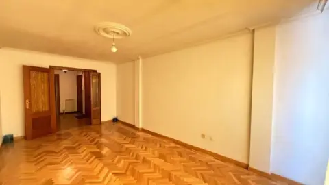 Piso en calle de Don Pelayo, 11