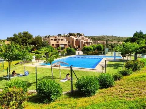 Casa adosada en Carrer de la Cova