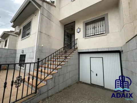 Casa adosada en La Puebla de Montalbán