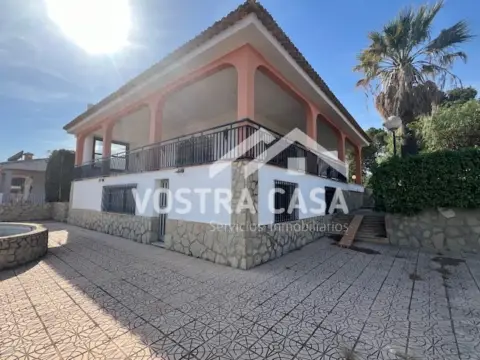 Chalet en Monserrat