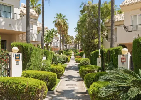 Casa pareada en Costabella (Queixas)