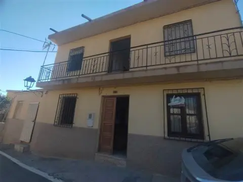 Casa en Ízbor
