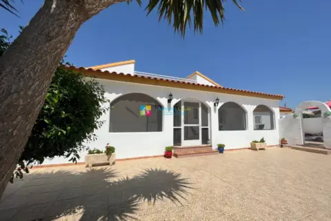 Casa en Arboleas