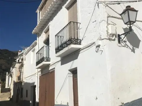 Casa en Alfornón
