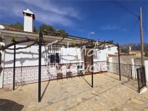 Chalet en Alcaucín