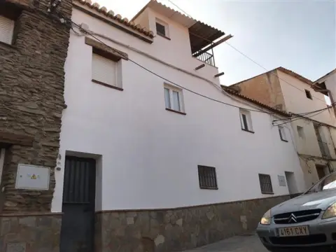 Casa en Huéneja