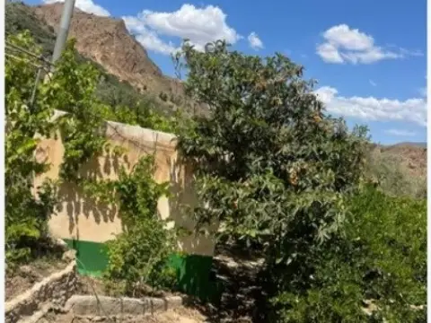 Finca rústica en Ízbor
